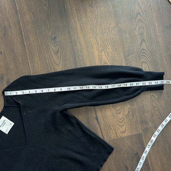 A&F Sweetheart Ribbed Knit Balloon Sleeve Sweater - Picture 6 of 6